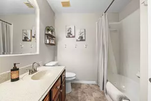 9111 Stoneleigh Dr, Sugar Land, TX 77479 - Photo 24
