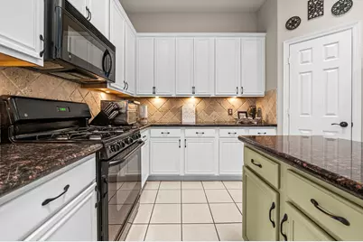 9111 Stoneleigh Drive, Sugar Land, TX 77479 - Photo 18