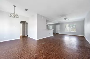 220 Kellyn Ct, Conroe, TX 77306 - Photo 2