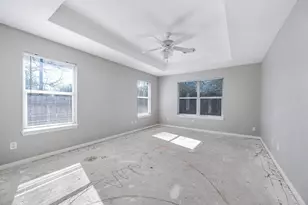 220 Kellyn Ct, Conroe, TX 77306 - Photo 10