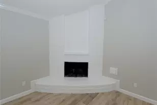 3019 Jenny Dr, Sugar Land, TX 77479 - Photo 2