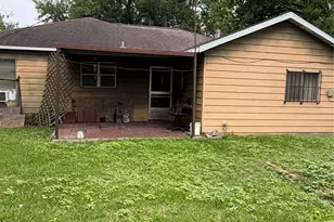 1403 Allen Genoa Rd, Pasadena, TX 77502 - Photo 2