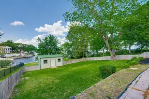 23340 3 Points Dr, Berryville, TX 75763 - Photo 32