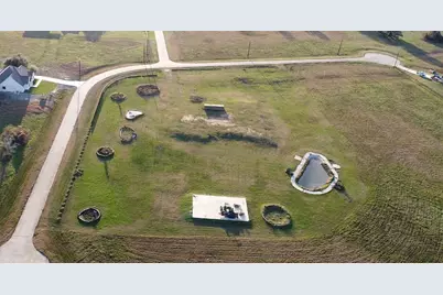 225 Cripple Creek Lane, Angleton, TX 77515 - Photo 8