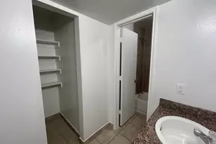 1010 S Wayside Dr, Houston, TX 77023 - Photo 28