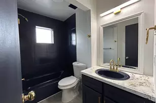 1010 S Wayside Dr, Houston, TX 77023 - Photo 10