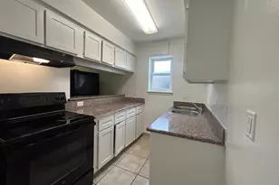 1010 S Wayside Dr, Houston, TX 77023 - Photo 26