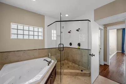 2108 N Memorial Way, Houston, TX 77007 - Photo 18