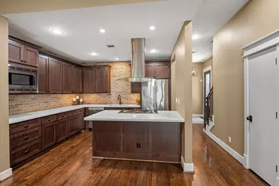 2108 N Memorial Way, Houston, TX 77007 - Photo 6