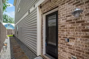 2108 N Memorial Way, Houston, TX 77007 - Photo 4