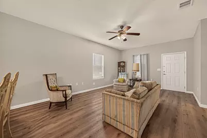 5726 Southwind Street, Houston, TX 77033 - Photo 6