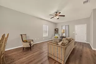 5726 Southwind St, Houston, TX 77033 - Photo 6