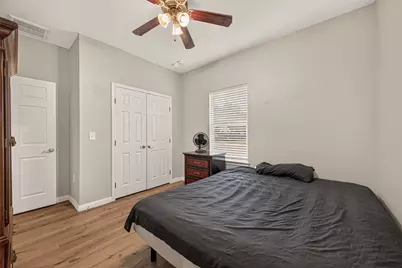 5726 Southwind Street, Houston, TX 77033 - Photo 20