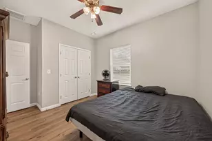 5726 Southwind St, Houston, TX 77033 - Photo 20