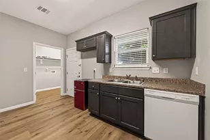5726 Southwind St, Houston, TX 77033 - Photo 12