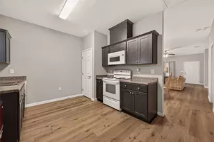 5726 Southwind St, Houston, TX 77033 - Photo 10
