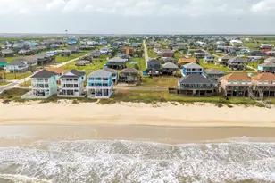 1114 Blue Water Dr, Crystal Beach, TX 77650 - Photo 1
