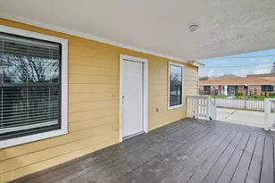 1409 Fairbanks St, Houston, TX 77009 - Photo 2