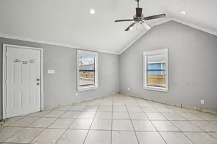 1409 Fairbanks St, Houston, TX 77009 - Photo 14
