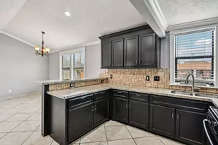 1409 Fairbanks St, Houston, TX 77009 - Photo 4