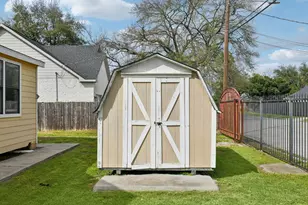 1409 Fairbanks St, Houston, TX 77009 - Photo 10