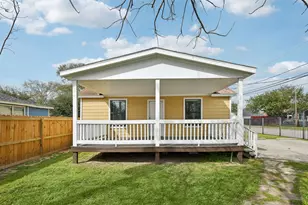 1409 Fairbanks St, Houston, TX 77009 - Photo 8