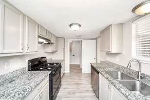 8622 Valley Meadow Dr, Houston, TX 77078 - Photo 10