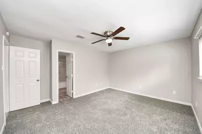 8622 Valley Meadow Drive, Houston, TX 77078 - Photo 32