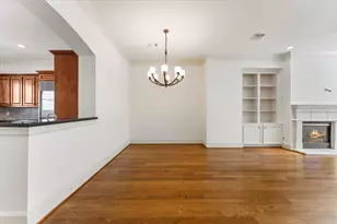 36 Waterway Ct, The Woodlands, TX 77380 - Photo 8