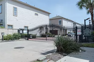930 McKinney Park Ln, Houston, TX 77003 - Photo 38