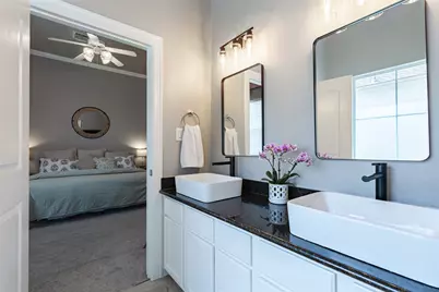 930 McKinney Park Lane, Houston, TX 77003 - Photo 28