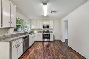 809 Chestnut St, La Marque, TX 77568 - Photo 8