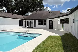 414 N Pecan Dr, Tomball, TX 77375 - Photo 1