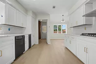 414 N Pecan Dr, Tomball, TX 77375 - Photo 12