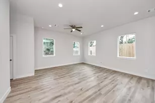 6519 Old Olive Tree Dr, Houston, TX 77091 - Photo 8