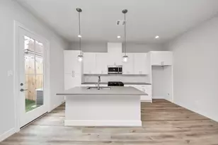 6519 Old Olive Tree Dr, Houston, TX 77091 - Photo 10