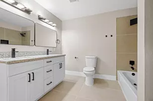 10202 Teneha Dr, Houston, TX 77033 - Photo 10