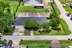 10202 Teneha Dr, Houston, TX 77033 - Photo 22