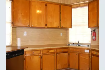 611 St Mary S Boulevard, Galveston, TX 77550 - Photo 10
