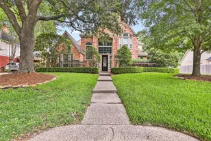 2106 Mountain Lake Dr, Kingwood, TX 77345 - Photo 2