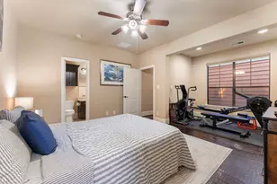 1049 W 22nd St, Houston, TX 77008 - Photo 32