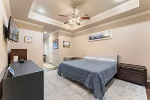 1049 W 22nd St, Houston, TX 77008 - Photo 22