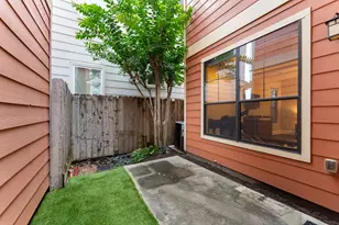 1049 W 22nd St, Houston, TX 77008 - Photo 36