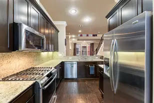 1049 W 22nd St, Houston, TX 77008 - Photo 12