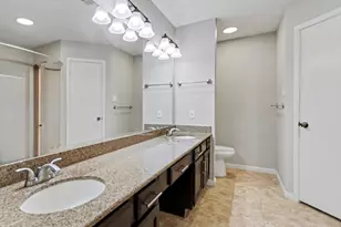 2450 Blackridge Rd, Houston, TX 77067 - Photo 14