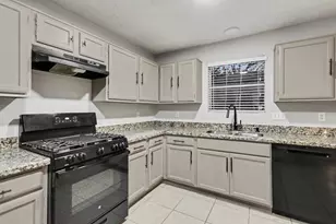 2450 Blackridge Rd, Houston, TX 77067 - Photo 6