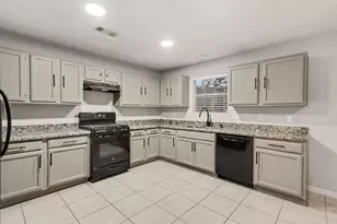 2450 Blackridge Rd, Houston, TX 77067 - Photo 10