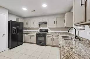 2450 Blackridge Rd, Houston, TX 77067 - Photo 8