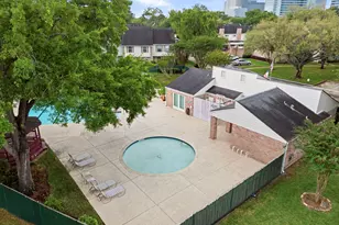 10152 Longmont Dr, Houston, TX 77042 - Photo 40