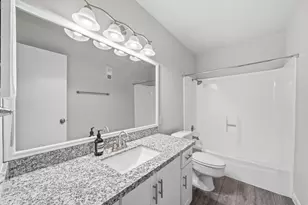 10152 Longmont Dr, Houston, TX 77042 - Photo 6